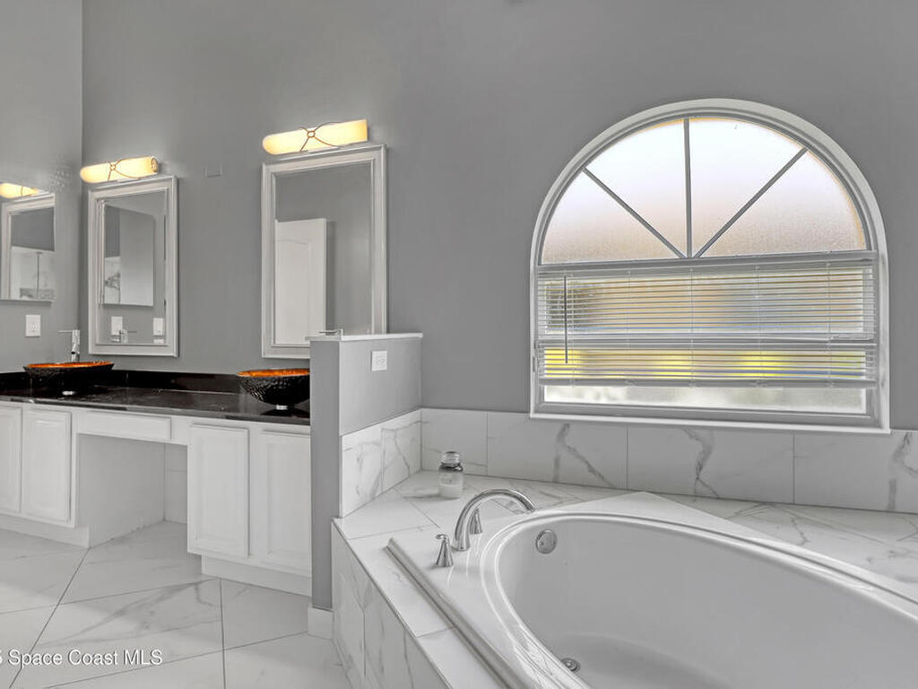 3033 Forest Creek Drive, Melbourne, FL 32901