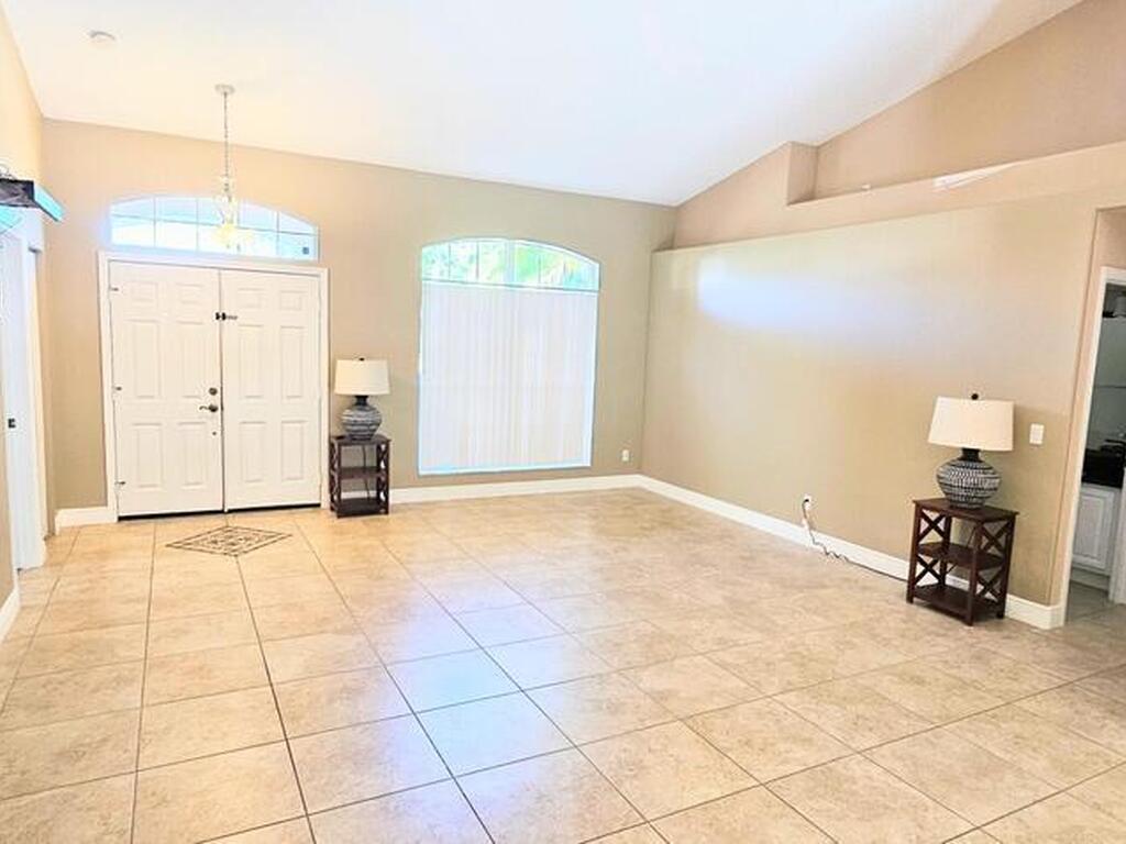 3033 Forest Creek Drive, Melbourne, FL 32901