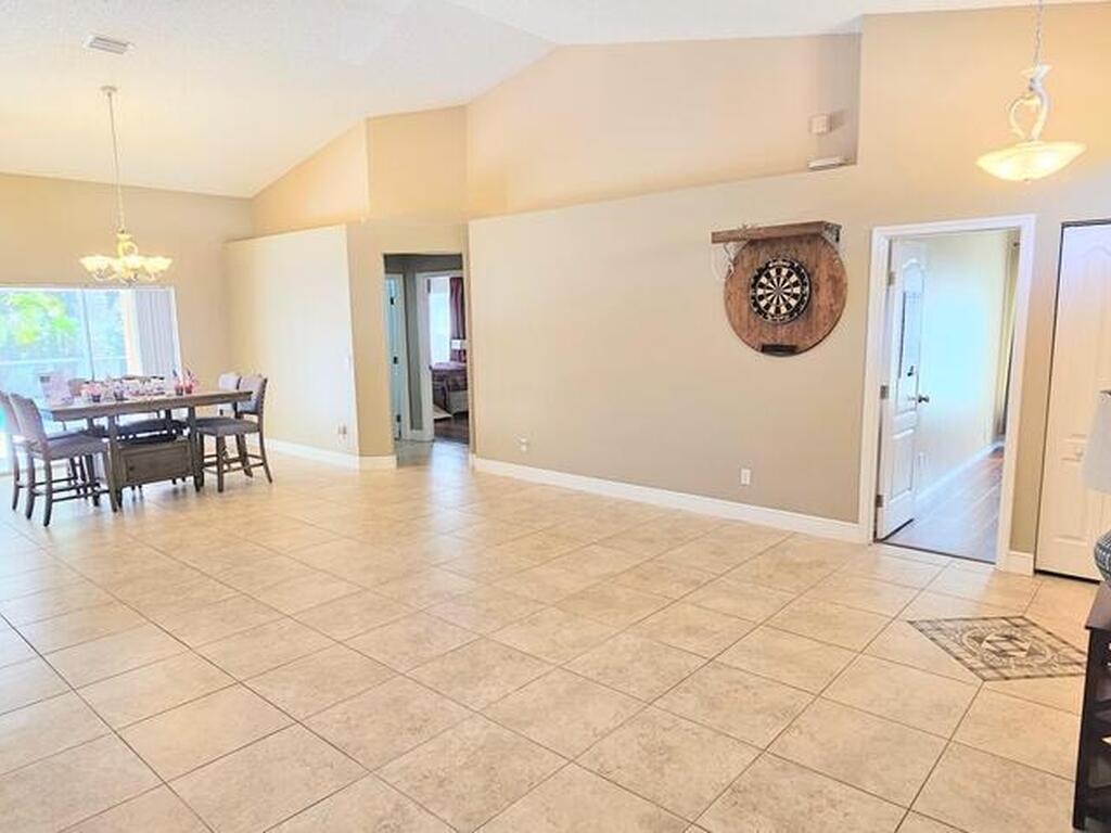 3033 Forest Creek Drive, Melbourne, FL 32901