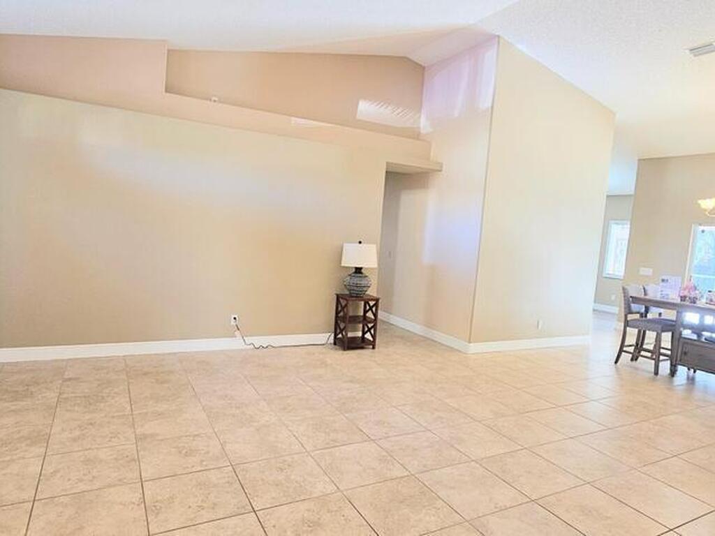 3033 Forest Creek Drive, Melbourne, FL 32901