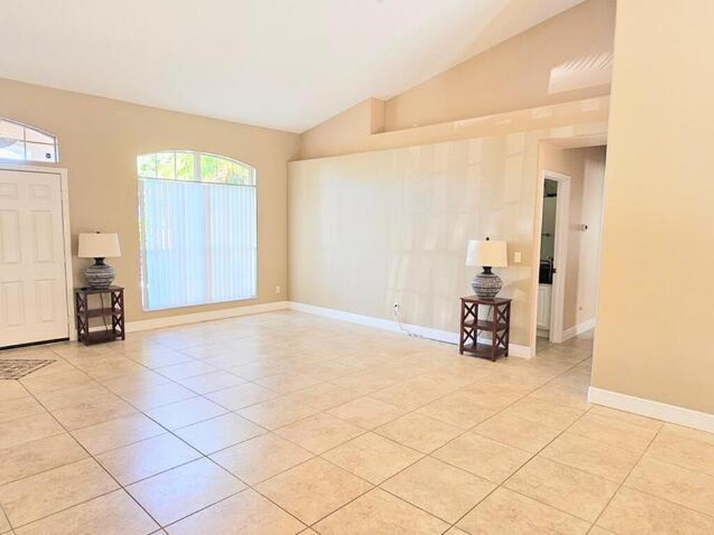 3033 Forest Creek Drive, Melbourne, FL 32901