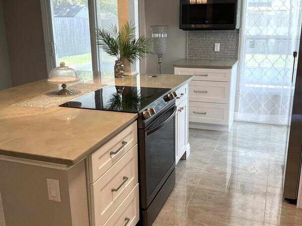 1668 Clover Circle, Melbourne, FL 32935