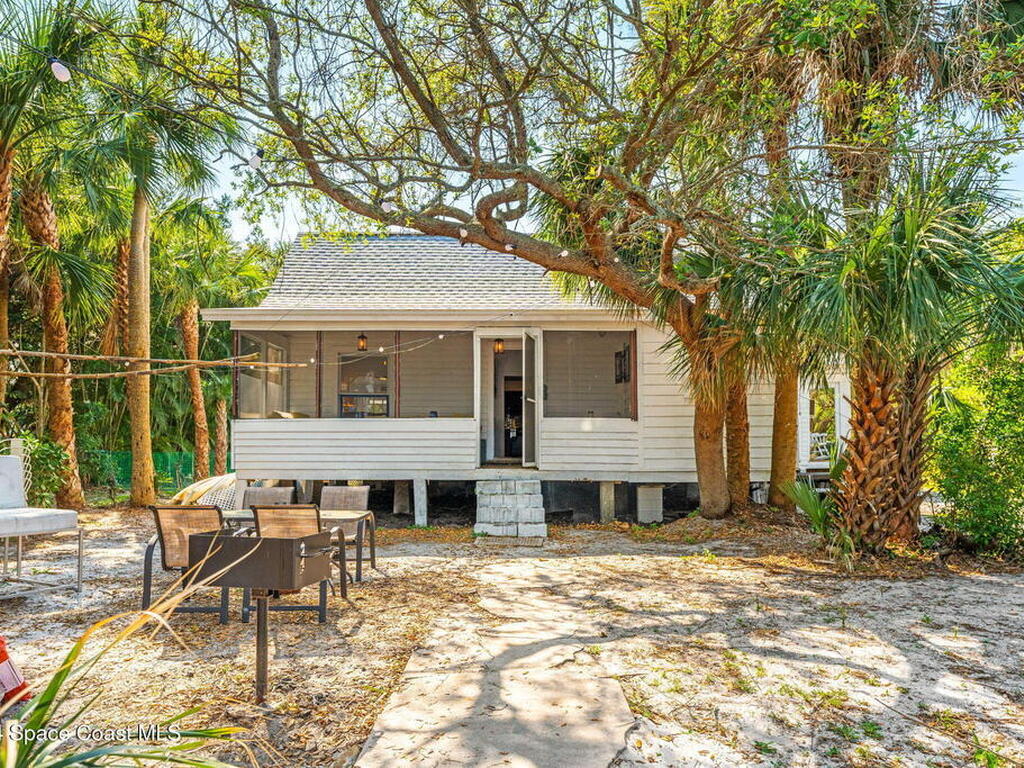 1365 Pineapple Avenue, Melbourne, FL 32935