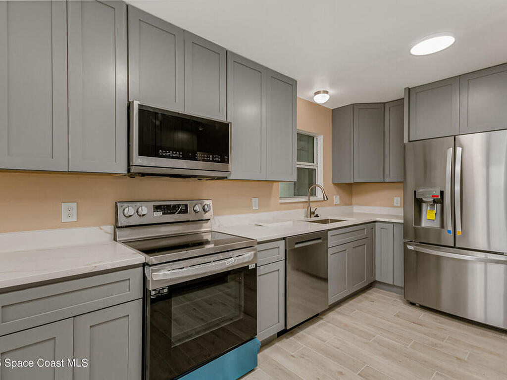 2356 Lakeview Drive, Melbourne, FL 32935