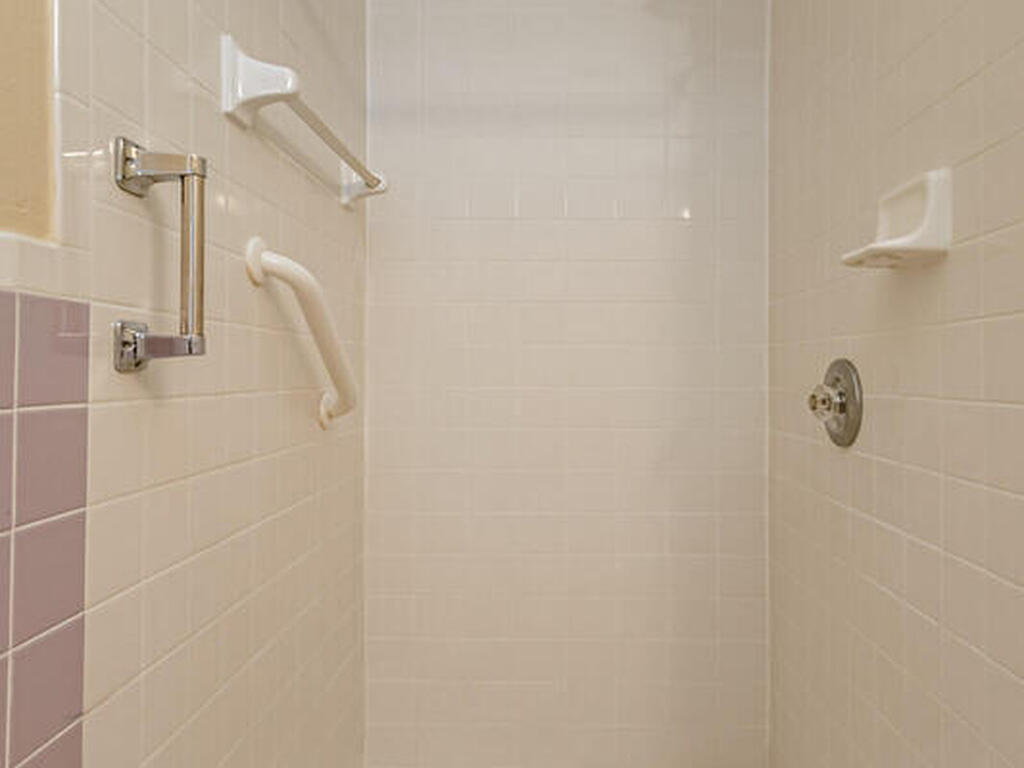 2356 Lakeview Drive, Melbourne, FL 32935