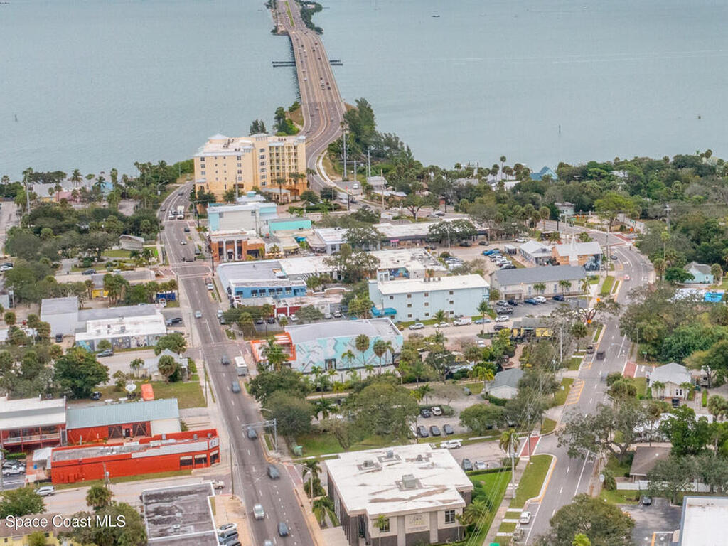 2356 Lakeview Drive, Melbourne, FL 32935