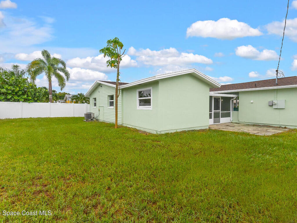 2356 Lakeview Drive, Melbourne, FL 32935