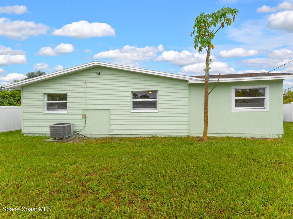 2356 Lakeview Drive, Melbourne, FL 32935