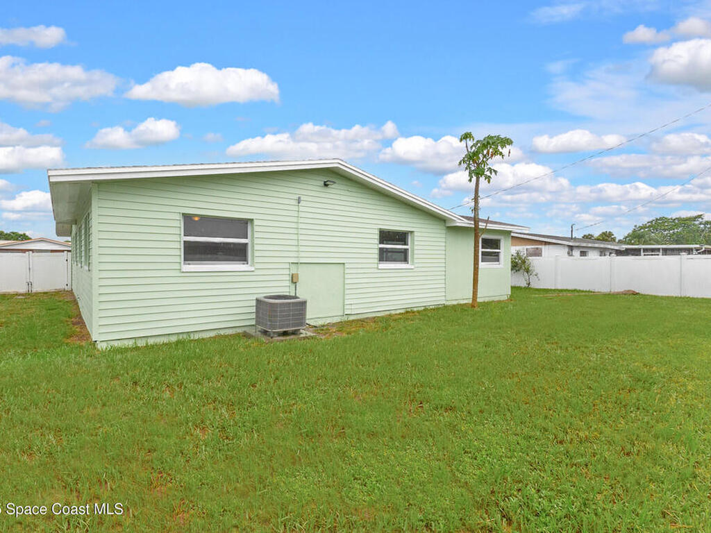 2356 Lakeview Drive, Melbourne, FL 32935