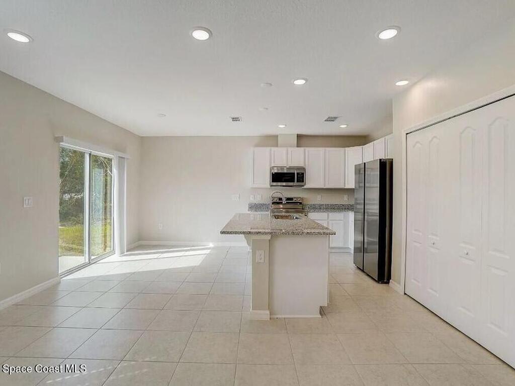 3376 Hummingbird Avenue, Palm Bay, FL 32908