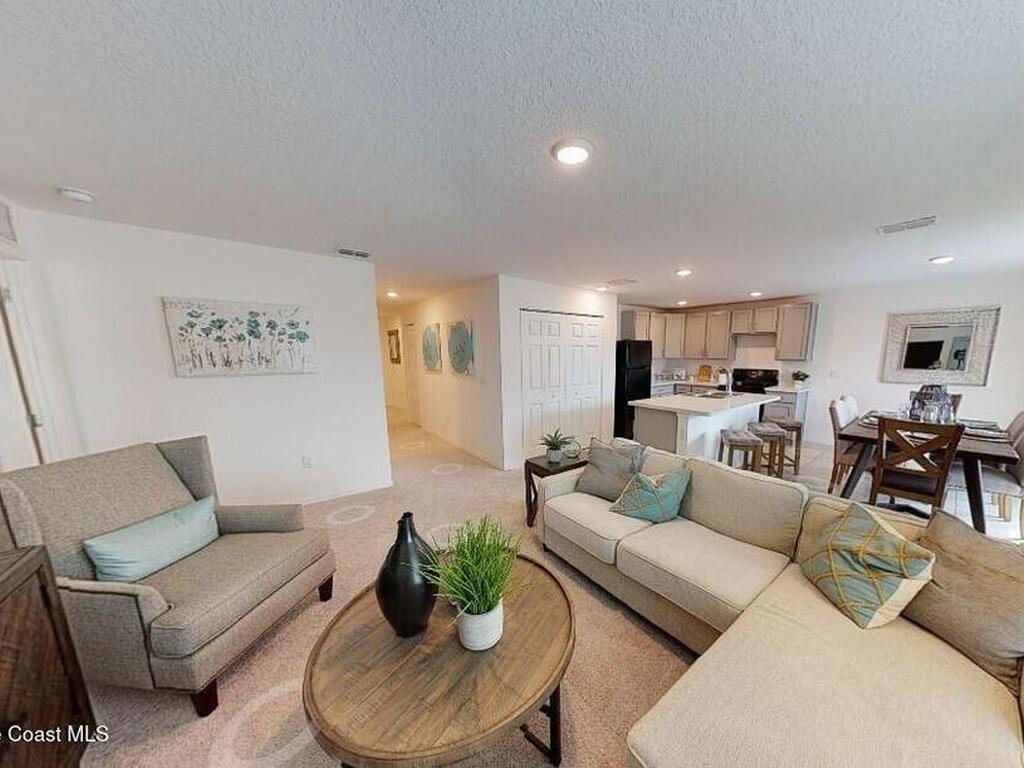 3376 Hummingbird Avenue, Palm Bay, FL 32908