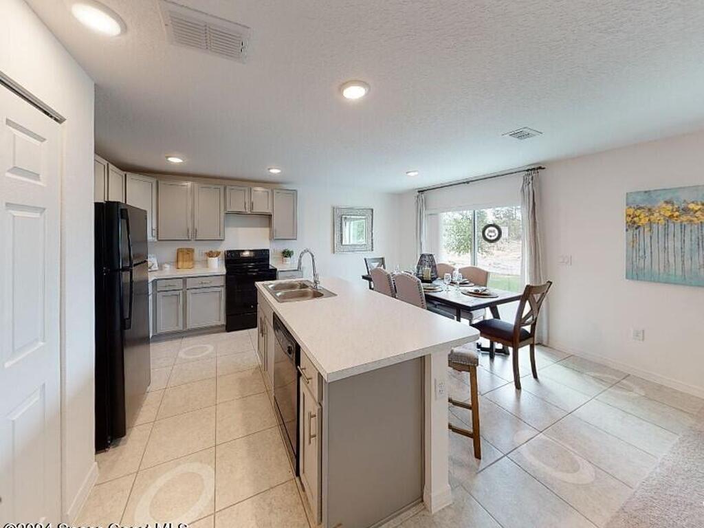 3376 Hummingbird Avenue, Palm Bay, FL 32908