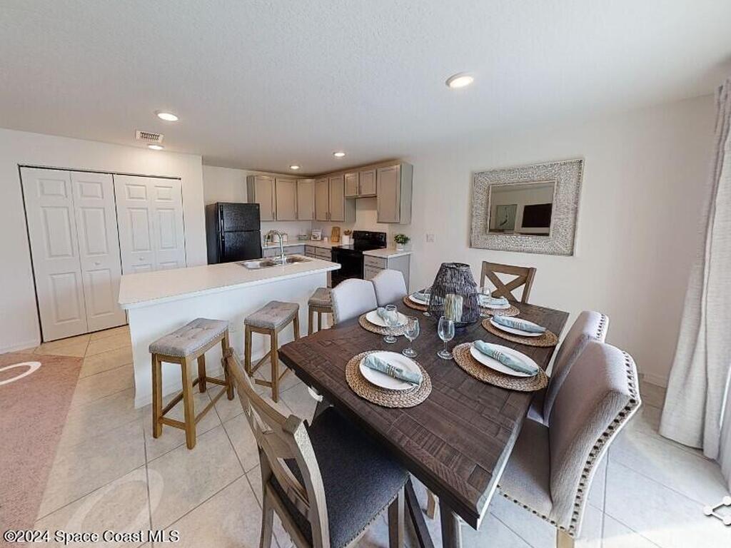 3376 Hummingbird Avenue, Palm Bay, FL 32908