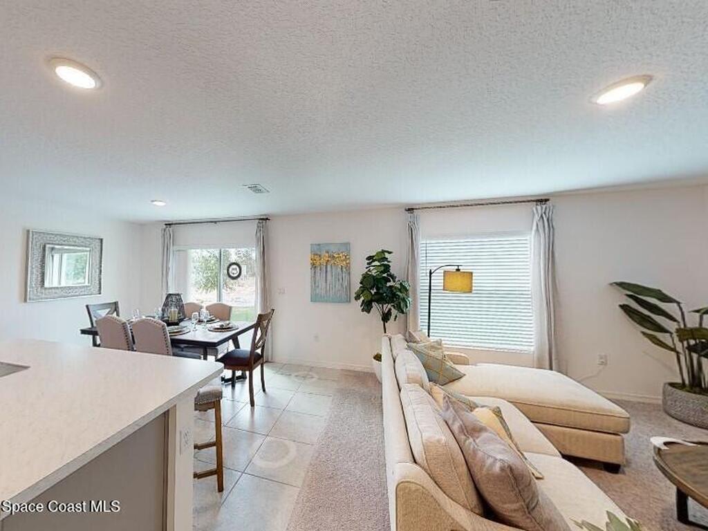 3376 Hummingbird Avenue, Palm Bay, FL 32908