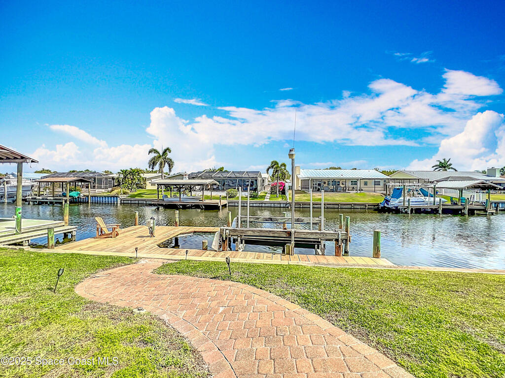 178 Via De La Reina, Merritt Island, FL 32953