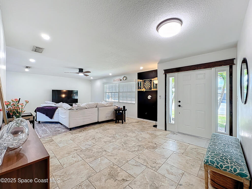 178 Via De La Reina, Merritt Island, FL 32953