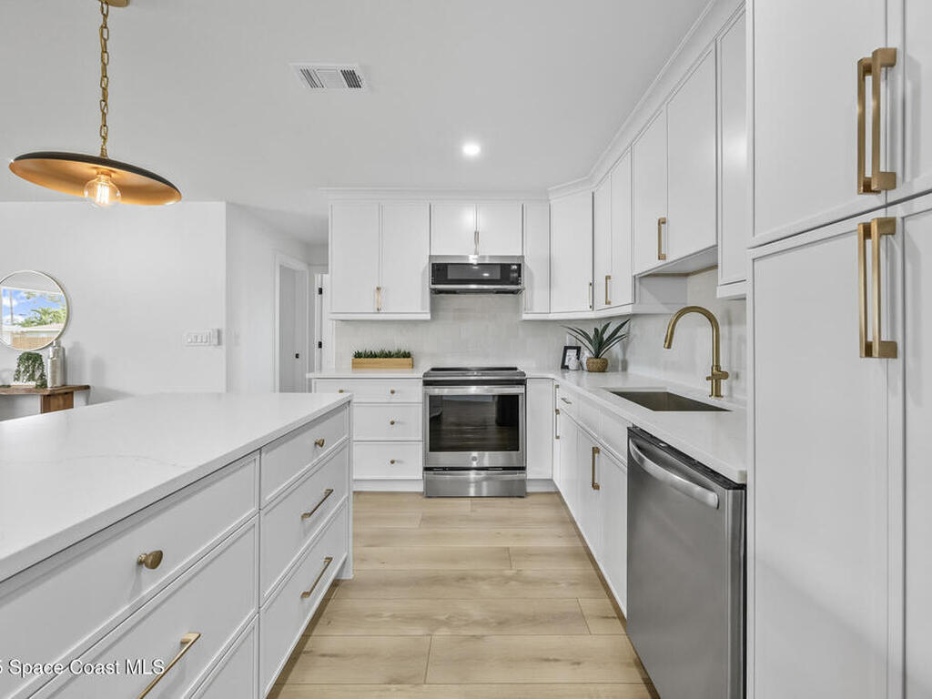 325 Park Avenue, Satellite Beach, FL 32937