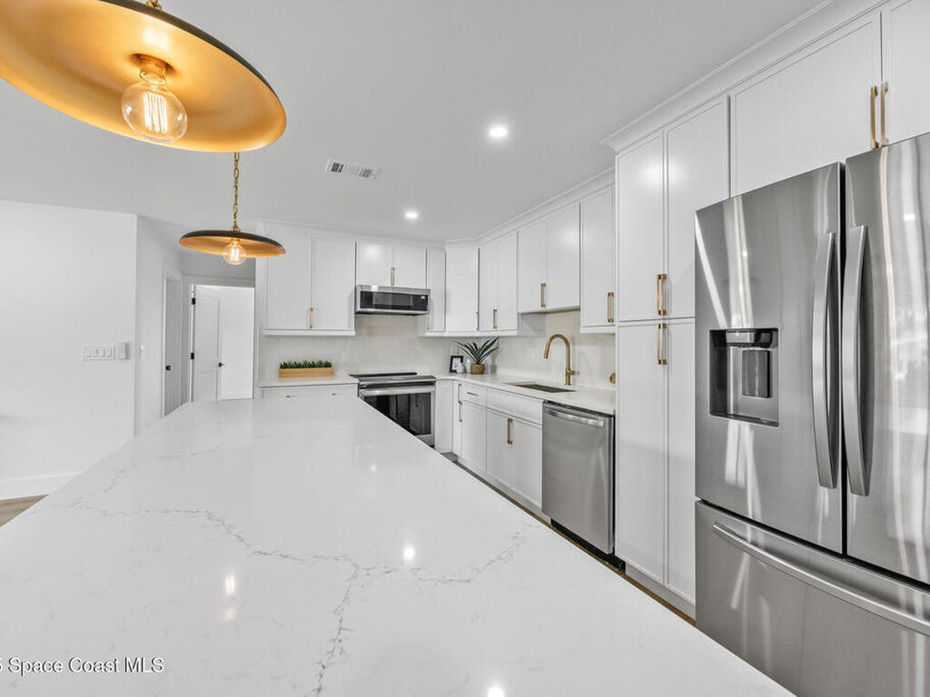 325 Park Avenue, Satellite Beach, FL 32937