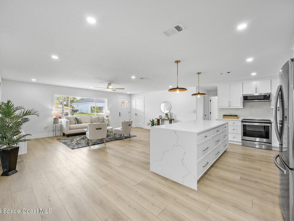 325 Park Avenue, Satellite Beach, FL 32937