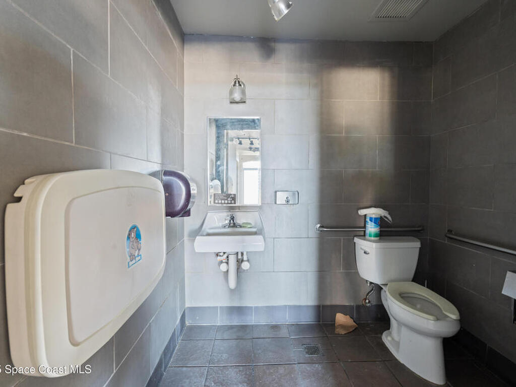 2 5th Avenue, Indialantic, FL 32903