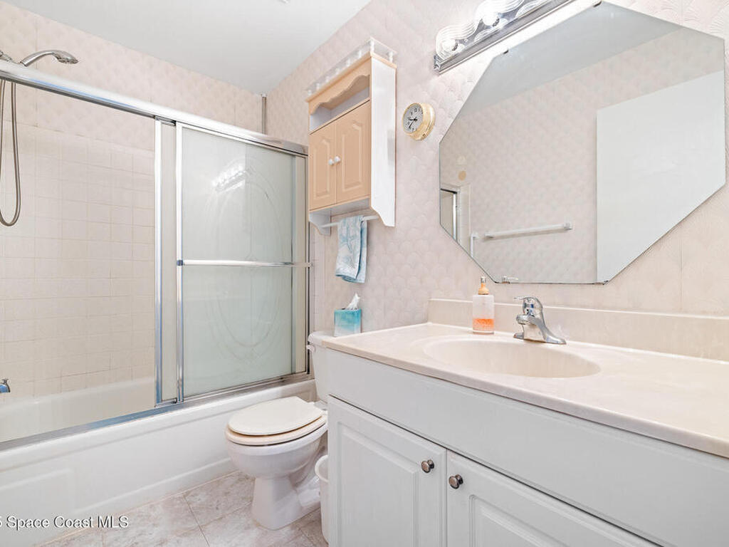 2369 Golf Lake Circle, Melbourne, FL 32935