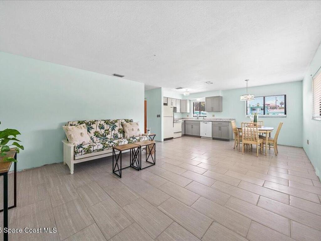 190 S Orlando Avenue, Cocoa Beach, FL 32931