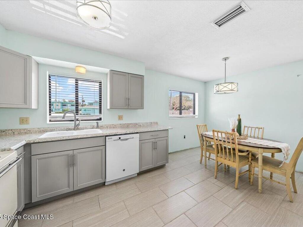 190 S Orlando Avenue, Cocoa Beach, FL 32931