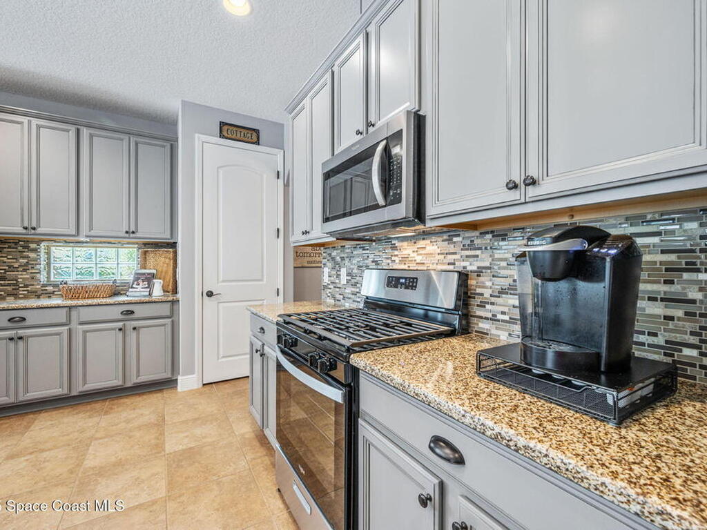 8601 Strom Park Drive, Melbourne, FL 32940