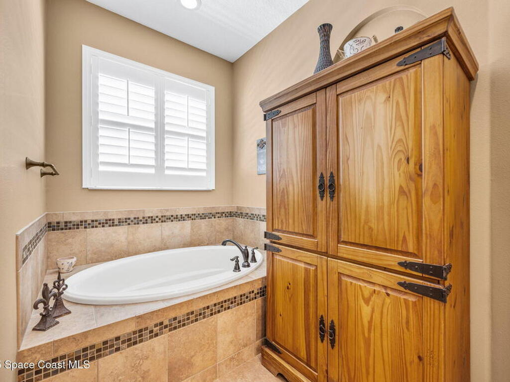 8601 Strom Park Drive, Melbourne, FL 32940