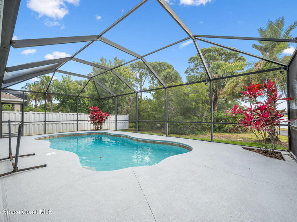 8601 Strom Park Drive, Melbourne, FL 32940