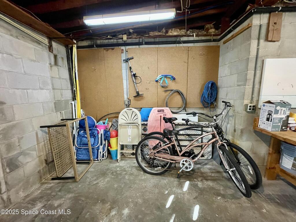 132 E Gadsden Lane, Cocoa Beach, FL 32931