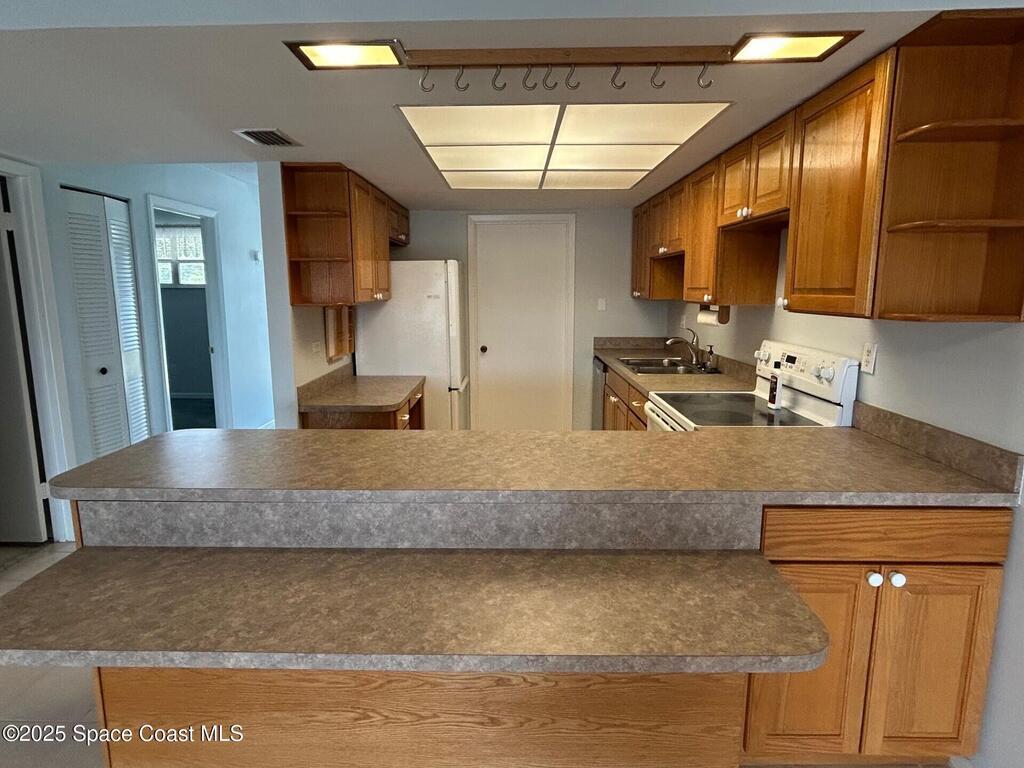 2135 N Courtenay Parkway, Merritt Island, FL 32953