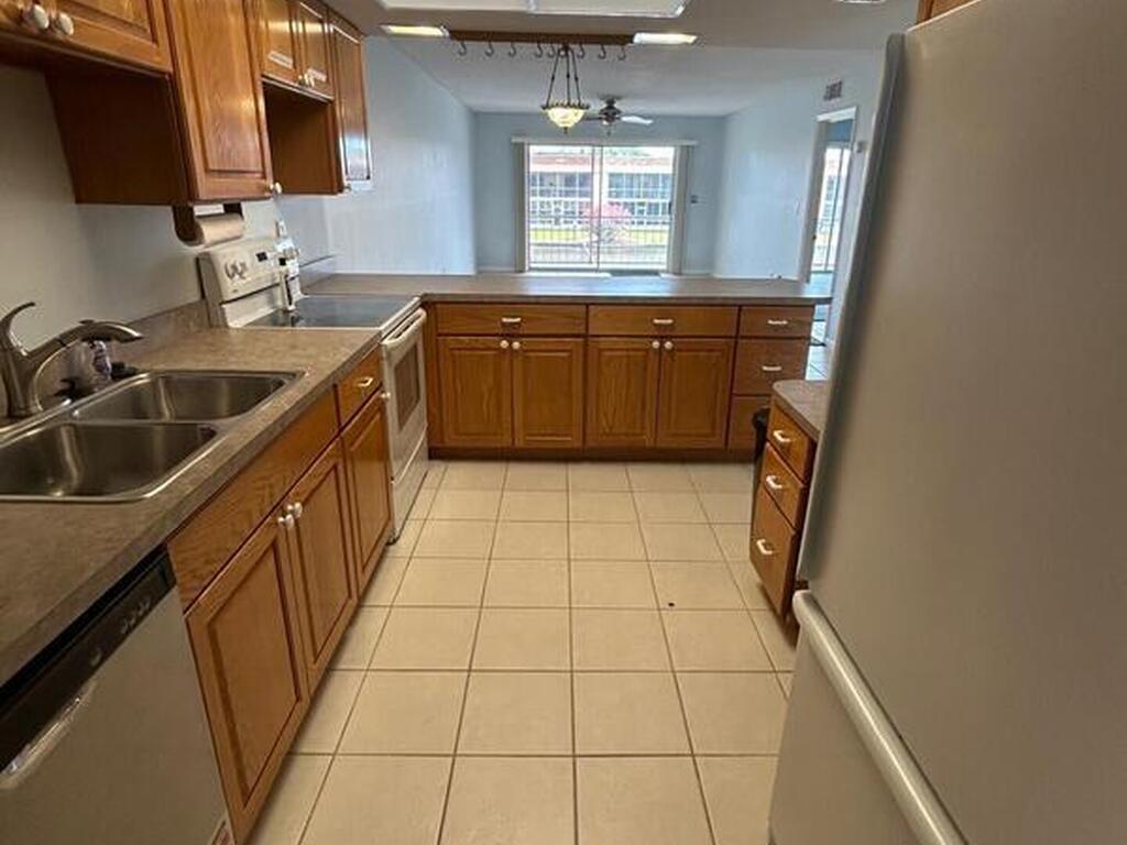 2135 N Courtenay Parkway, Merritt Island, FL 32953