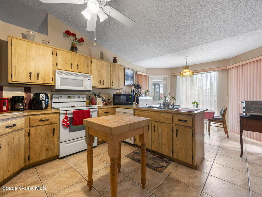 225 Chalet Avenue, Indialantic, FL 32903