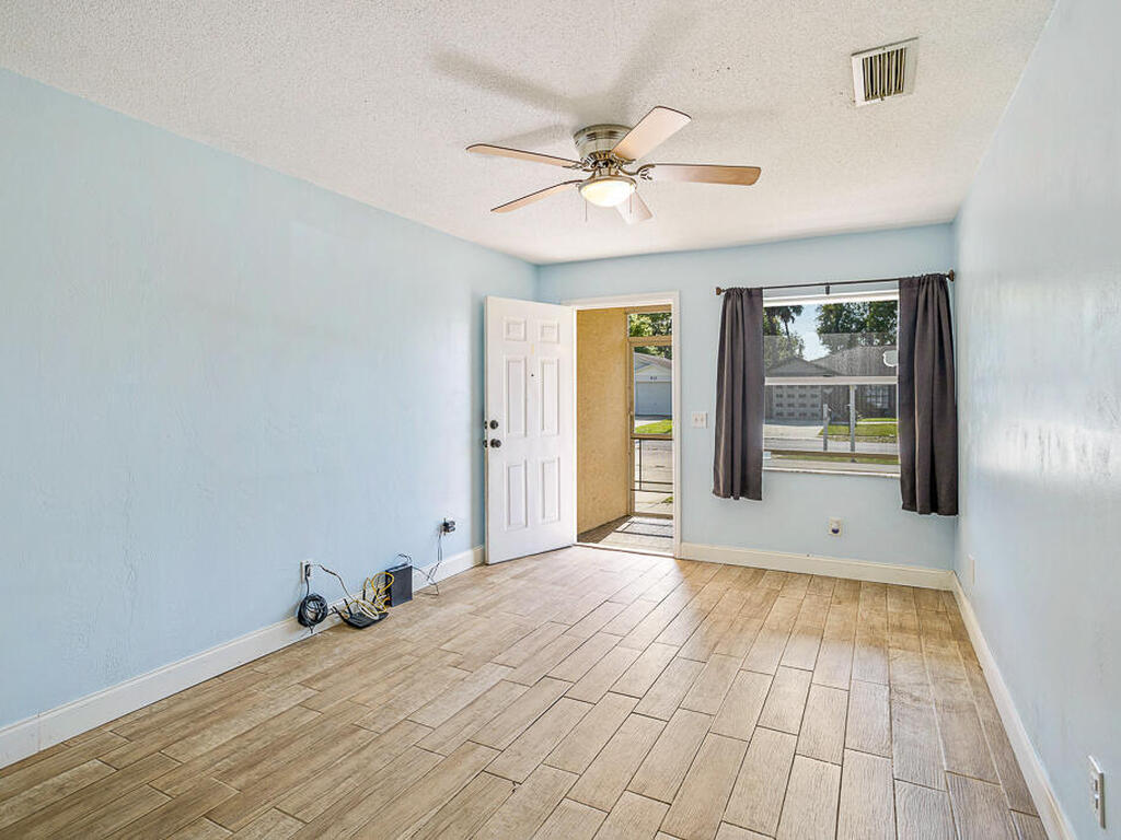 517 Fulton Street Street, Daytona Beach, FL 32114