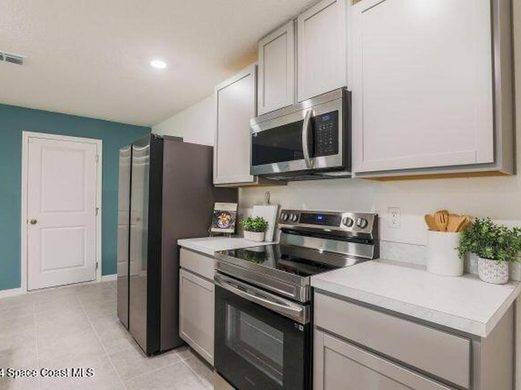 817 Redrock Street, Palm Bay, FL 32909