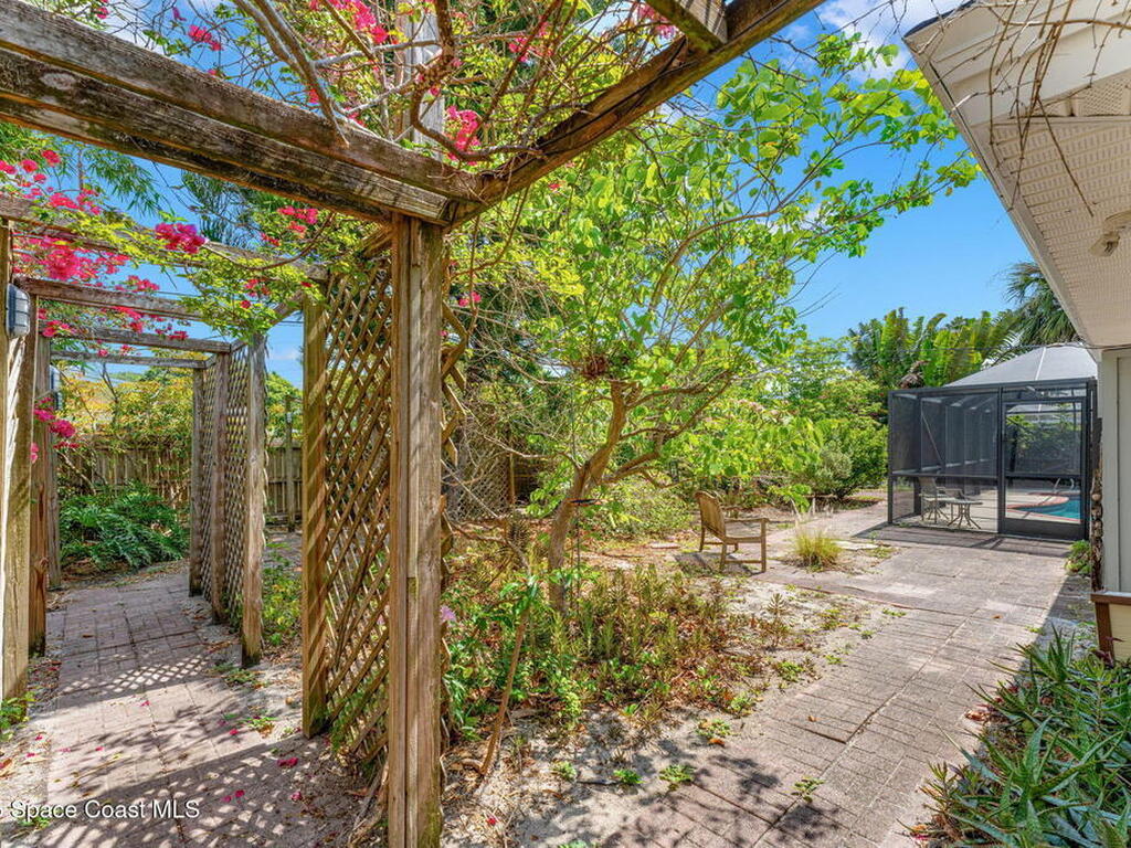 544 Solitaire Palm Drive, Indialantic, FL 32903