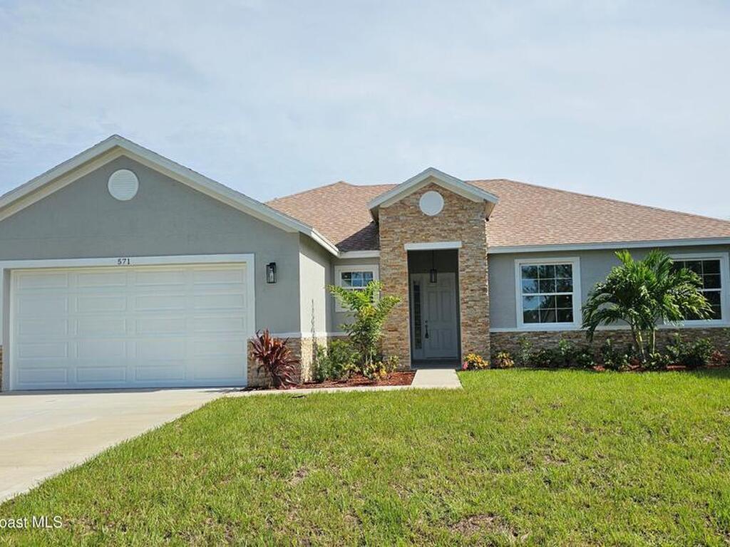 571 Fondulac Street, Palm Bay, FL 32908