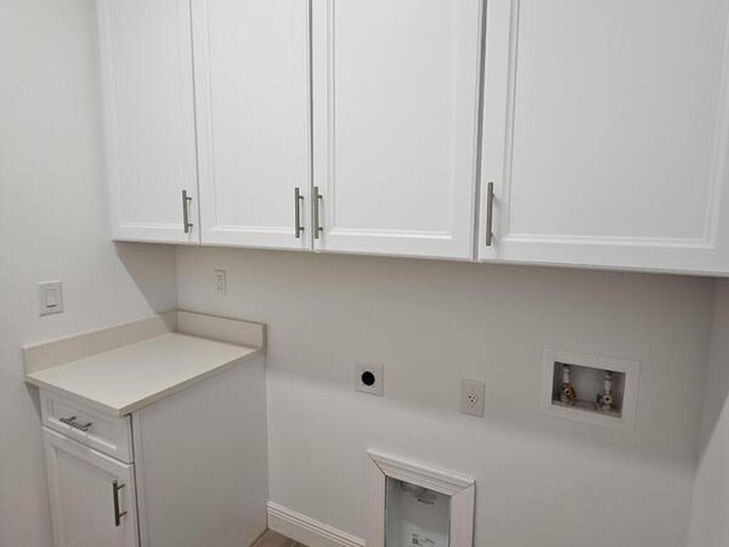 571 Fondulac Street, Palm Bay, FL 32908