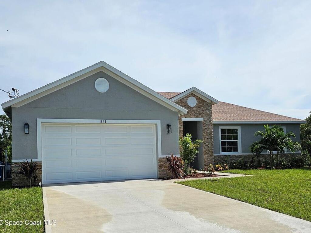571 Fondulac Street, Palm Bay, FL 32908