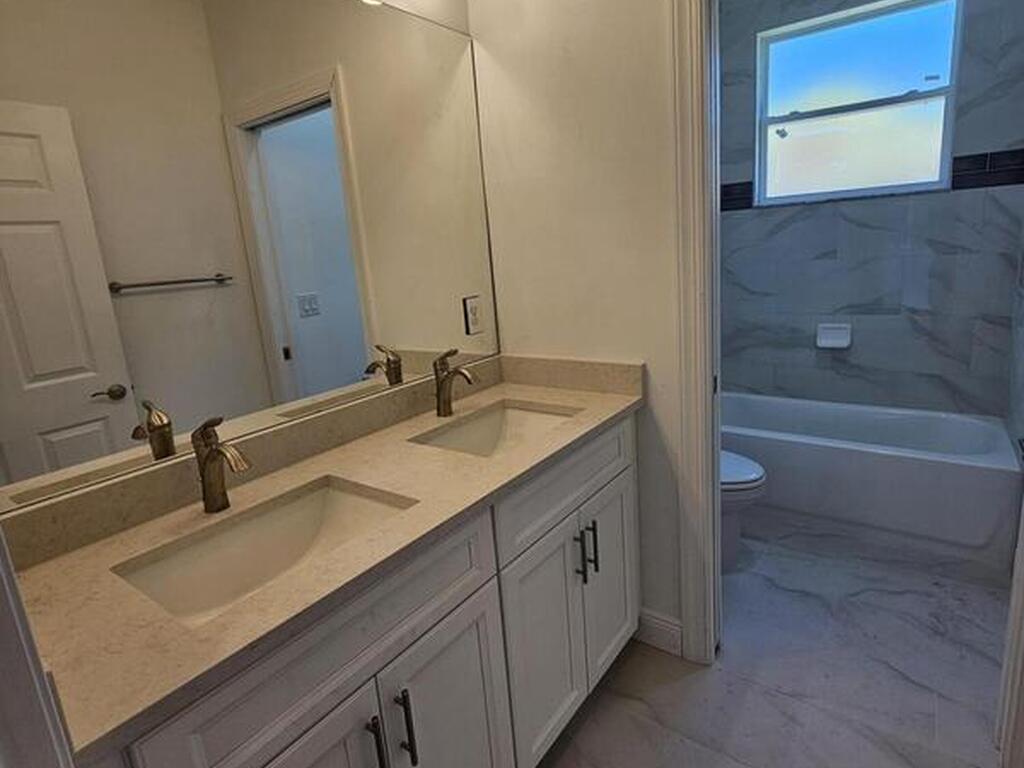 571 Fondulac Street, Palm Bay, FL 32908