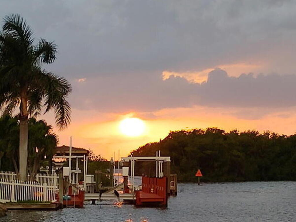 200 S Banana River Boulevard, Cocoa Beach, FL 32931