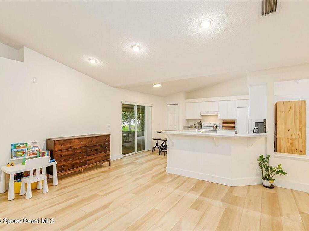 1362 York Circle, Melbourne, FL 32904