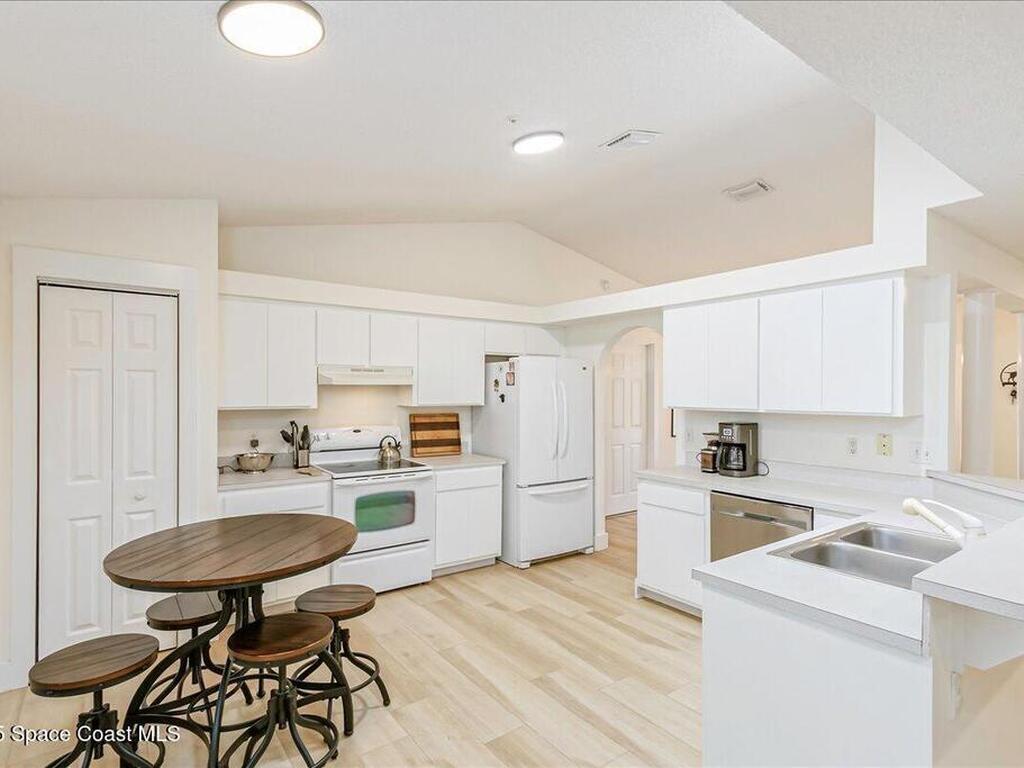 1362 York Circle, Melbourne, FL 32904