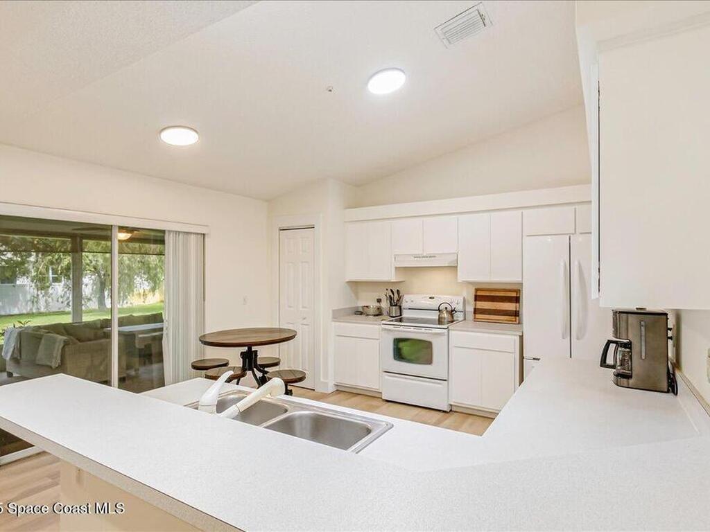 1362 York Circle, Melbourne, FL 32904