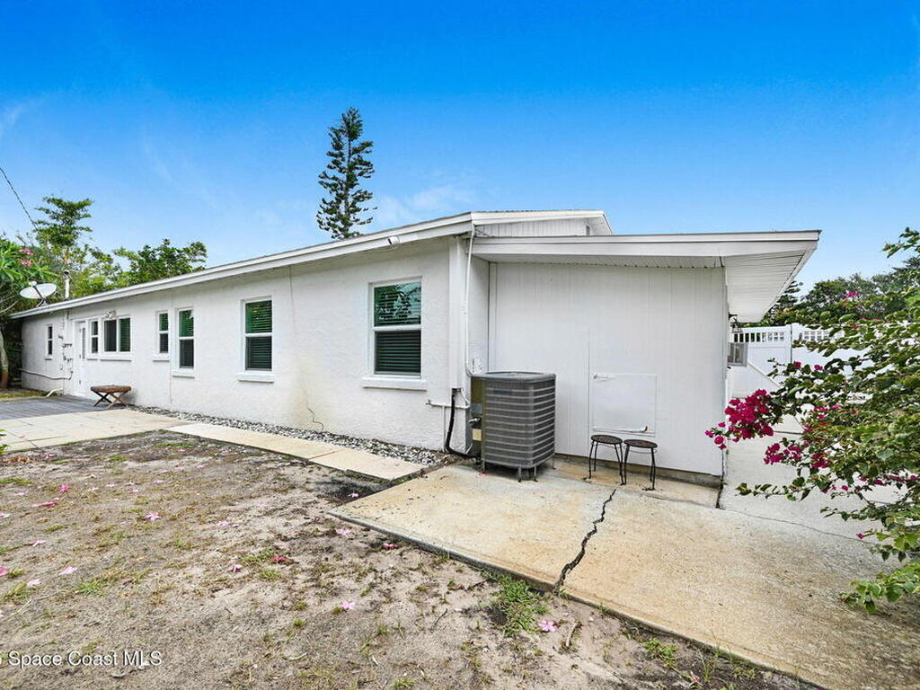 2150 N Shannon Avenue, Indialantic, FL 32903