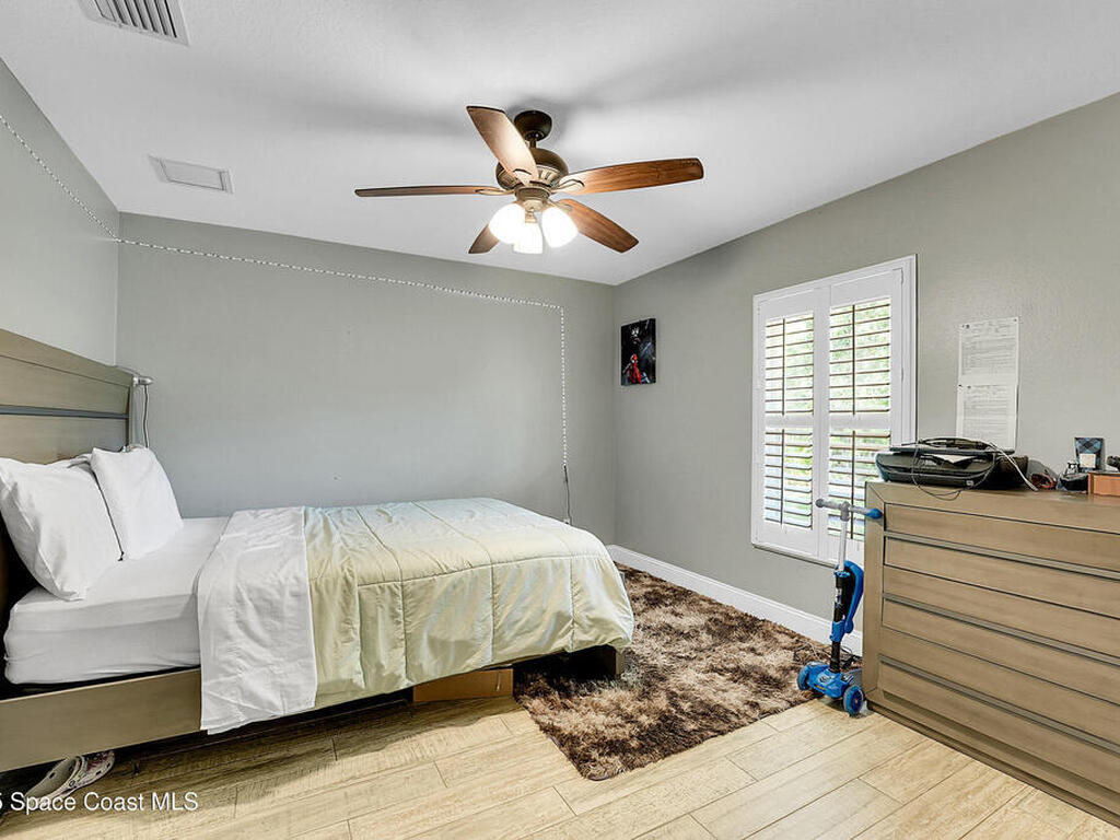 6107 NW Gause Avenue, Port St. Lucie, FL 34986