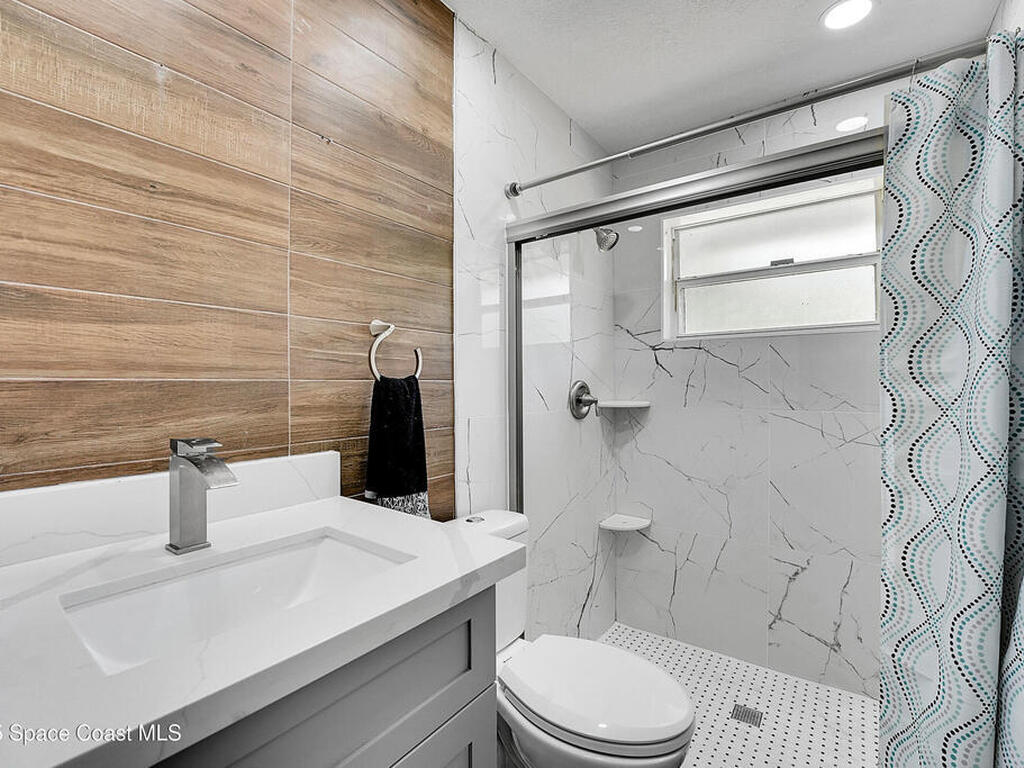 6107 NW Gause Avenue, Port St. Lucie, FL 34986