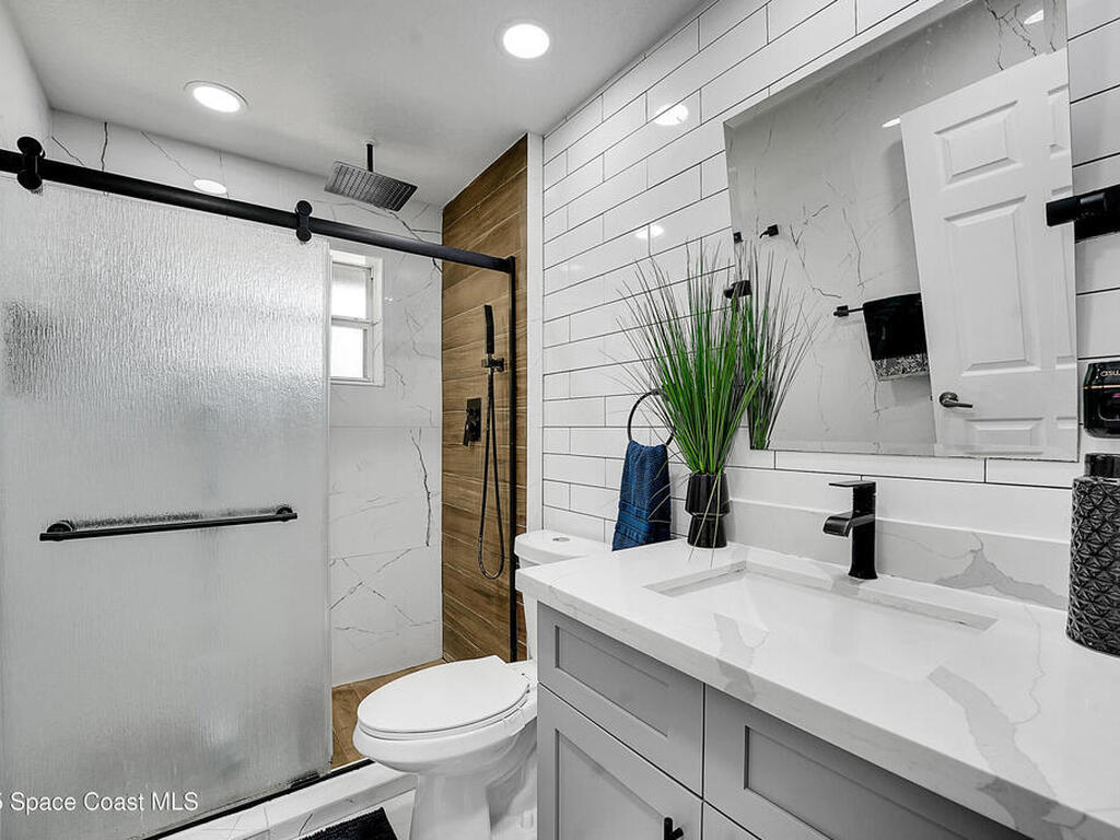 6107 NW Gause Avenue, Port St. Lucie, FL 34986