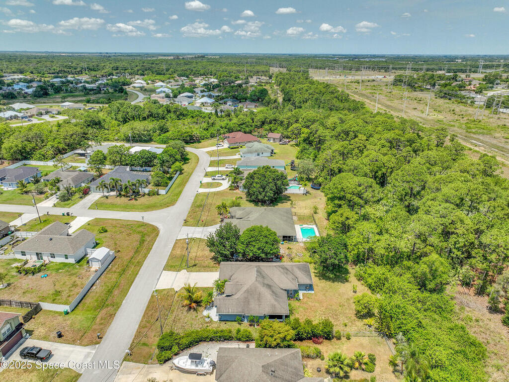 6107 NW Gause Avenue, Port St. Lucie, FL 34986